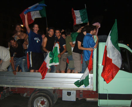 World Champion Truck (450Wx365H) - Another truck full of partying fans (Photo by Danette St.Onge) 