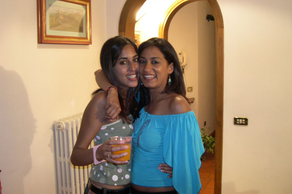 Deepa&Hina from London (600Wx400H) - Hina and Deepa (London) at a 