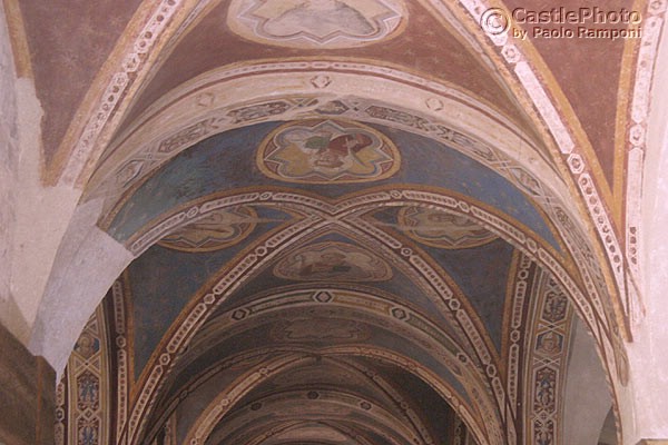 Cript (600Wx400H) - Ancient frescoes on the ceiling of S.Miniato cript. (Photo by Paolo Ramponi) 