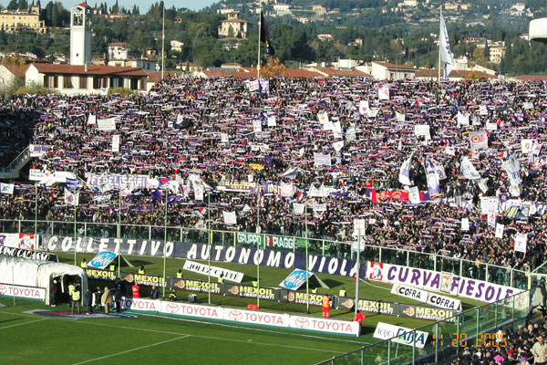 Curva Fiesole (600Wx400H) - Fans of Fiorentina at Artemio Franchi Stadium. In the picture the mythical 