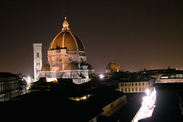 Duomo summer night (600Wx400H) - Duomo by night, view from the Veb Academy terrace in the night of San Giovanni (24 june) 