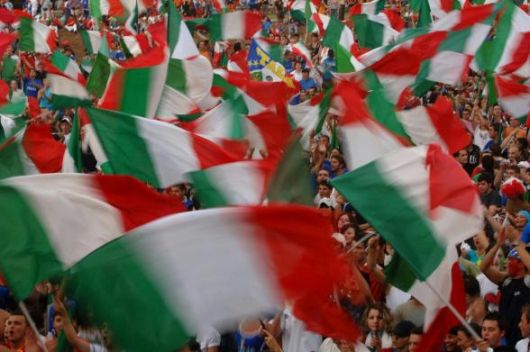 A Ocean of Flags... (530Wx352H) - A Ocean of Italian flags...A very rare show in Italy...(Photo Courtesy of Repubblica.it) 