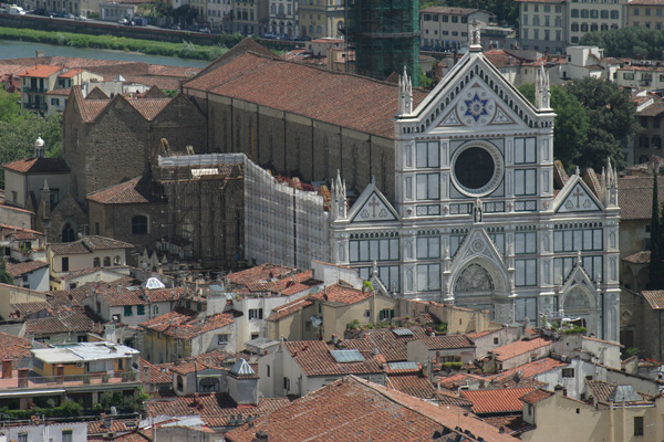Santa Croce (600Wx400H) - The facade of Santa Corce viewed from the Duomo (Photo by Paolo Ramponi) 