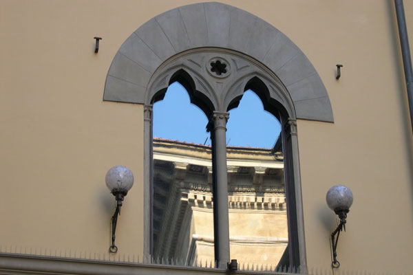 Piazza Strozzi (600Wx400H) - A window of Piazza Strozzi reflecting one of the wonderful 