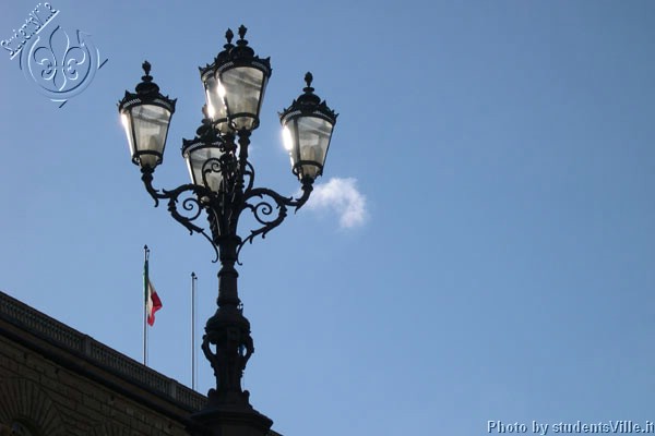 Pitti Palace (600Wx400H) - Pitti Palace. Artistic Street lamps. (Photo by Marco De La Pierre) 