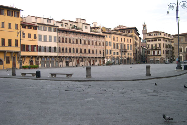 6am in Santa Croce (600Wx400H) - A beautiful morning view of Santa Croce Square very early in the morning (around 6 am) - (Photo by Marco De La Pierre) 