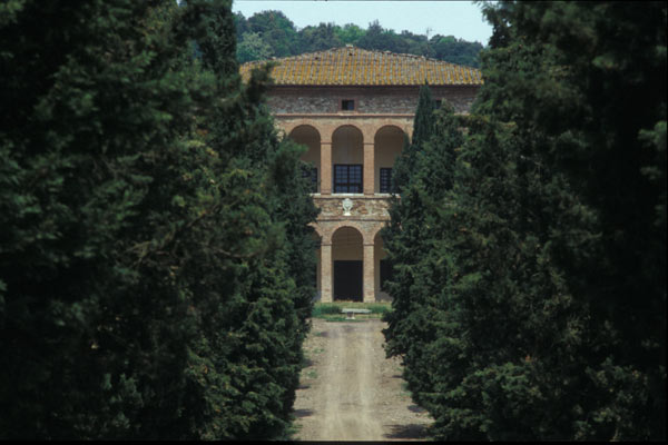 Tuscan Villa (600Wx400H) - A Villa (Photo Courtesy of <a href='http://www.studentsville.it' target='_blank'>studentsVille.it</a>) 