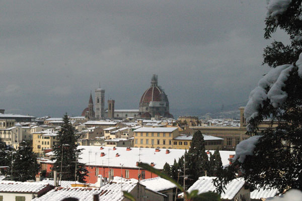 White Florence (600Wx400H) - A view of Florence (Photo by Marco De La Pierre) 